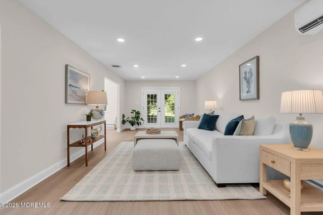 107 Blake Circle, Brick