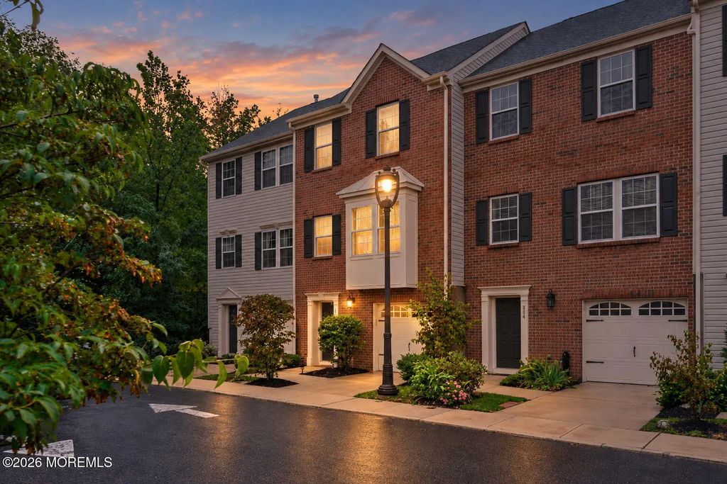 305 Zilinski Drive, Middletown