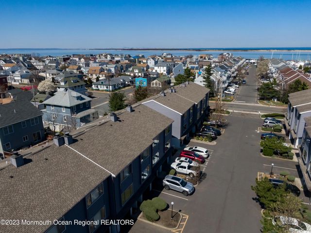 214 Marina Drive, Highlands