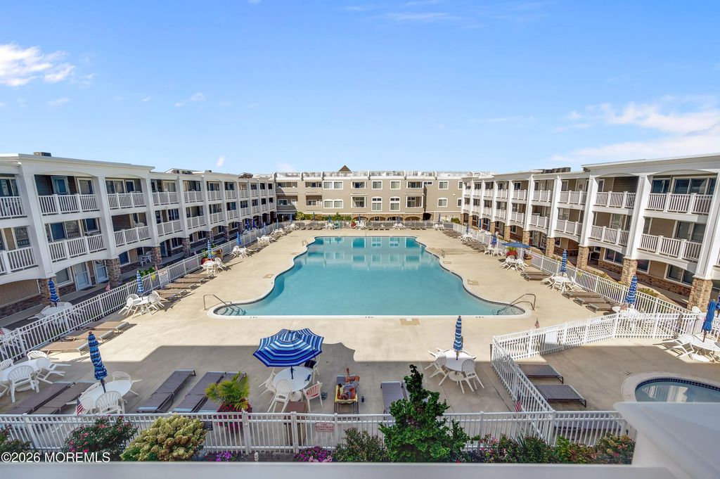 438 New Jersey 35 4110, Mantoloking
