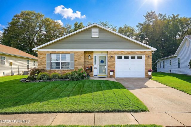 35 Rainier Drive, Brick