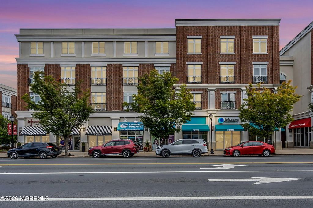 2360 Nj-33 301, Robbinsville