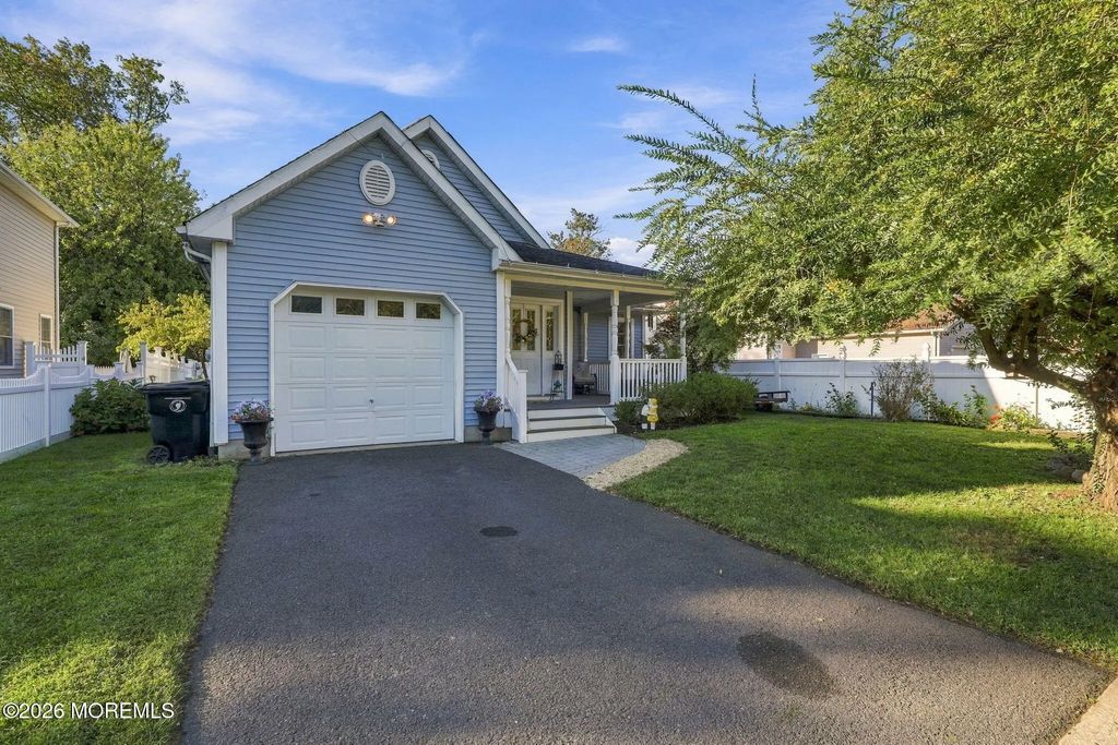2 Lester Place, North Middletown