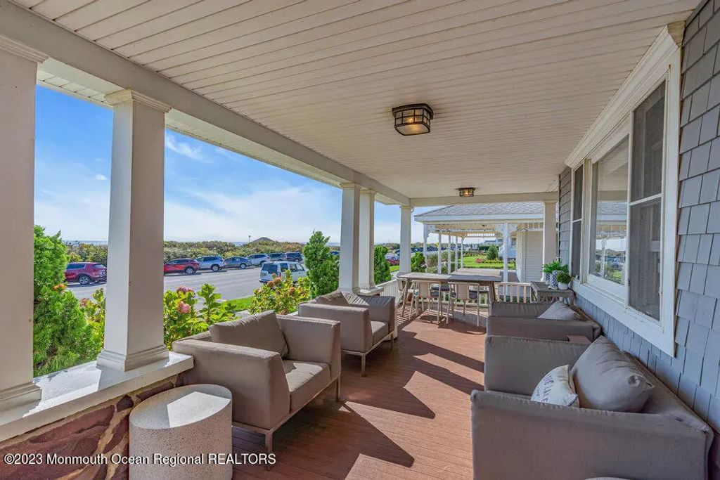 1609 Ocean Avenue N, Spring Lake