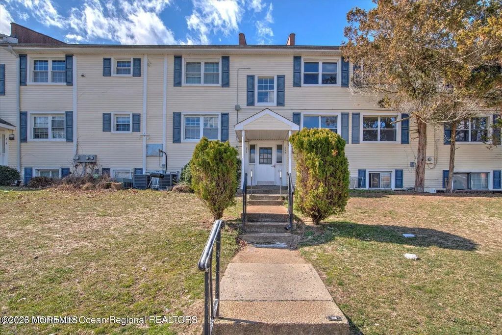 250b Sawmill Road, Brick