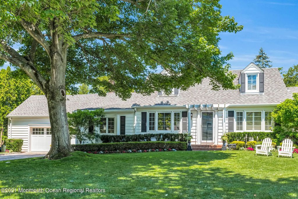 200 Lorraine Avenue, Spring Lake