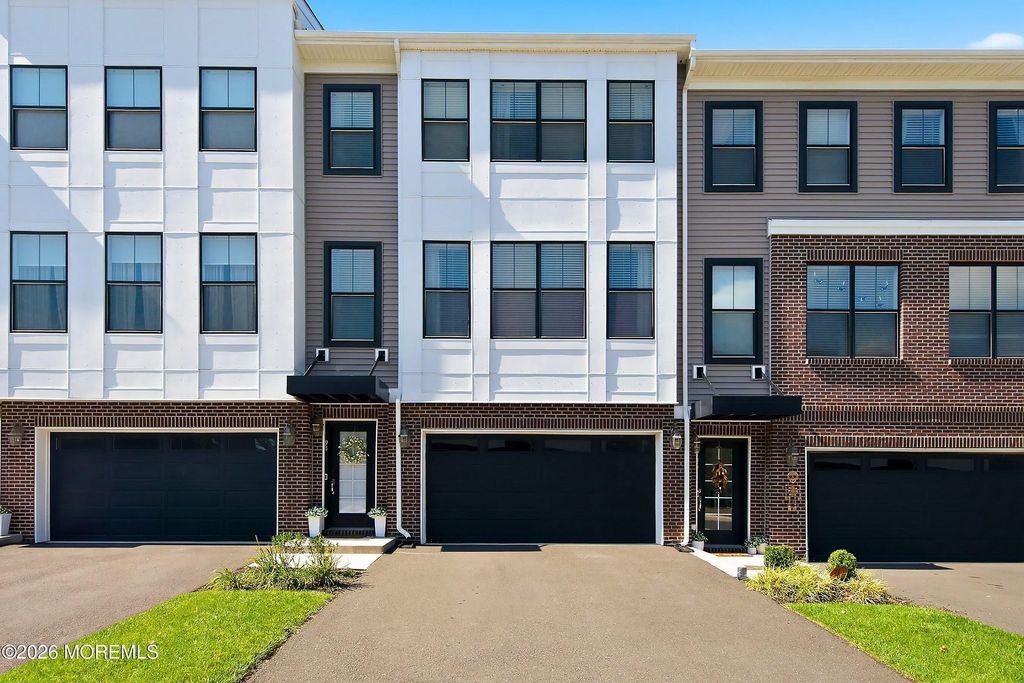 94 Bataan Avenue, Tinton Falls