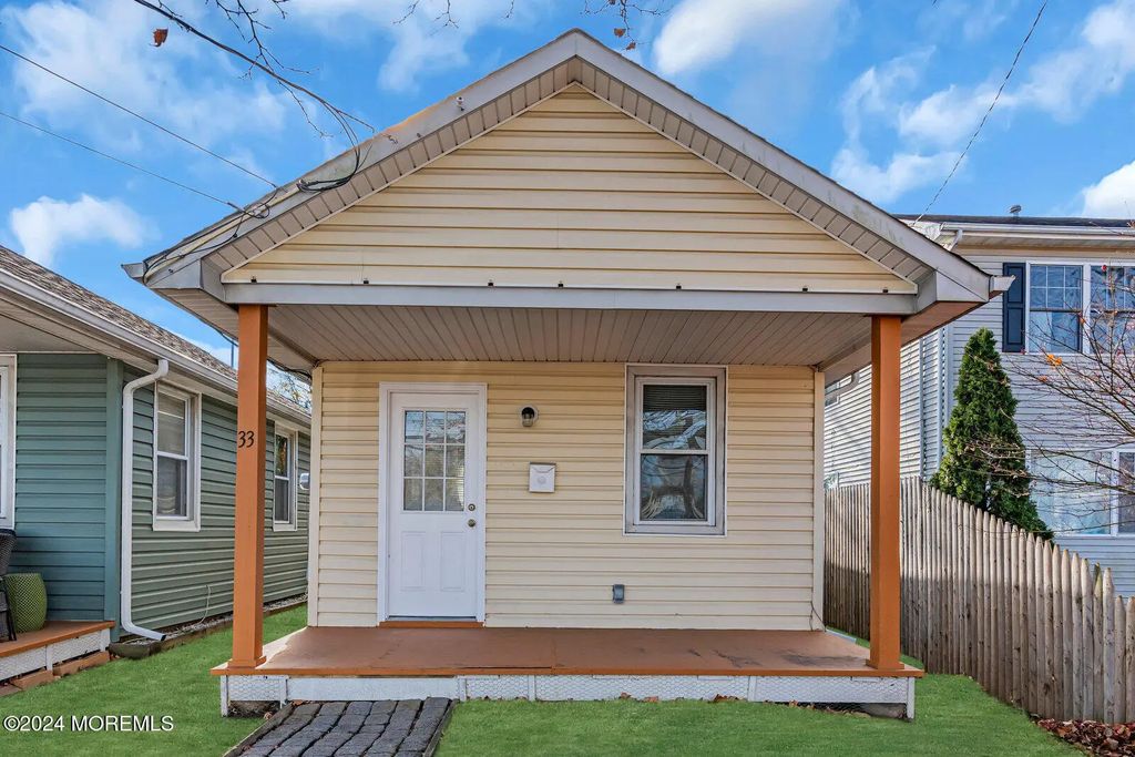 33 Drs James Parker Boulevard, Red Bank