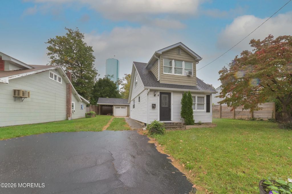 402 Fairfield Way, Keyport