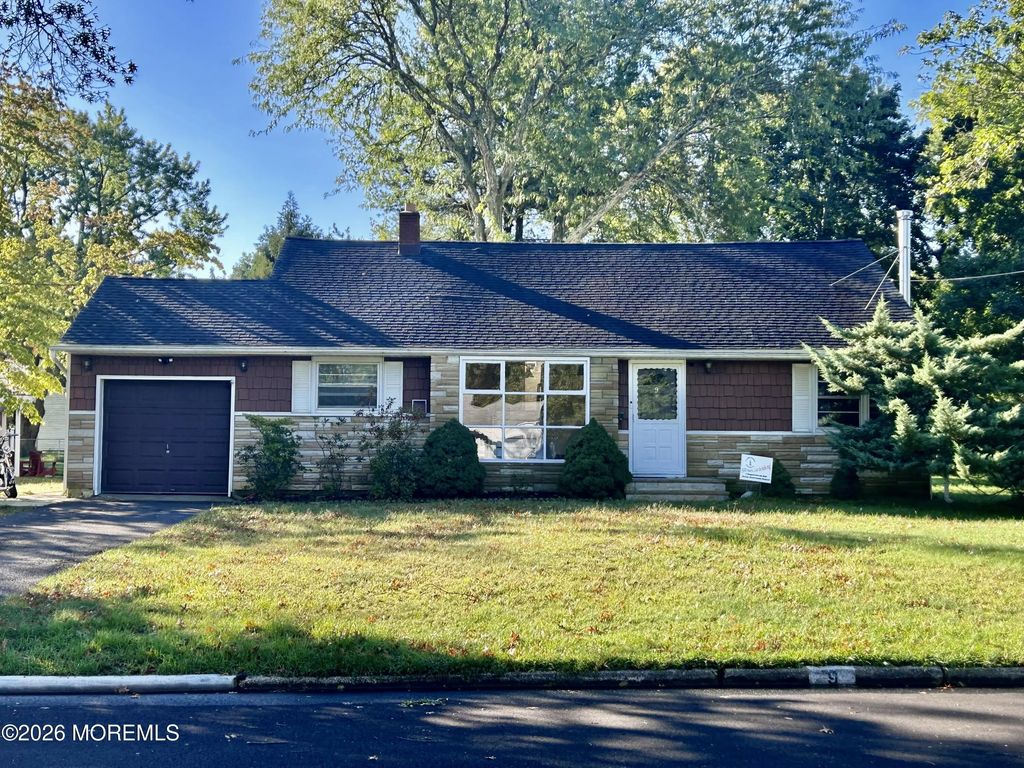 9 Orchard Avenue E, Holmdel