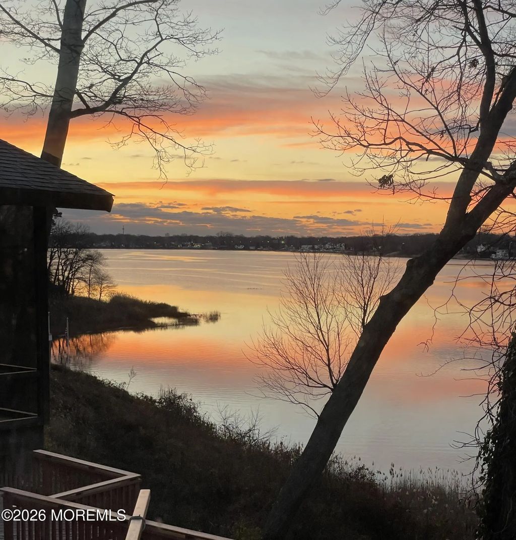 646 S Riverside Drive, Neptune Township