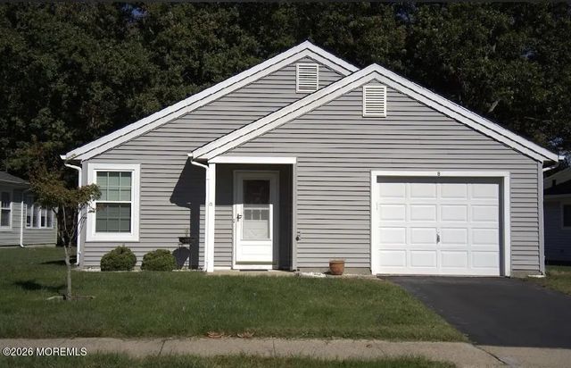 8 Sequoia Court, Barnegat
