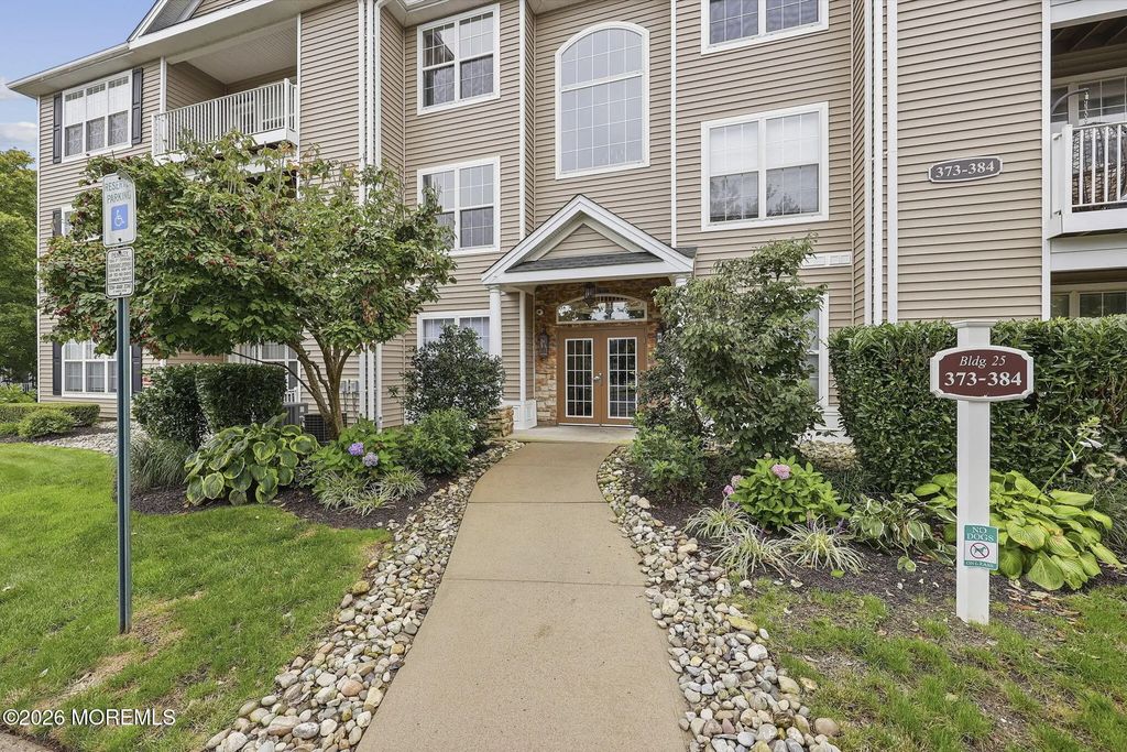 378 Saint Andrews Place 378, Manalapan