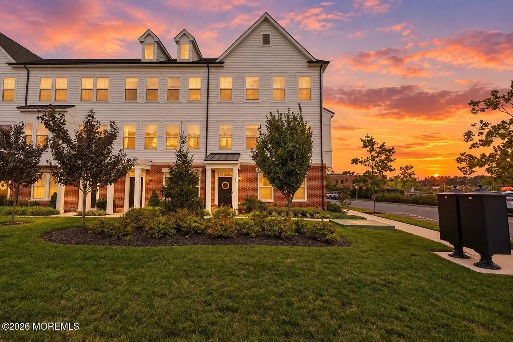 33 Signal Avenue, Oceanport
