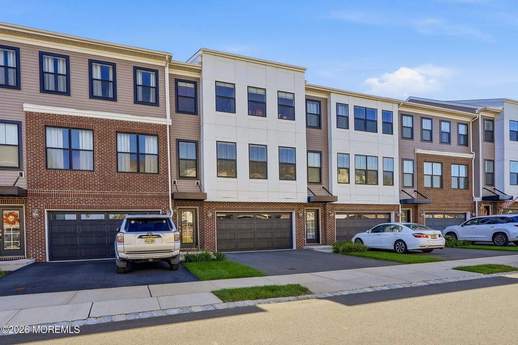 36 Mariveles Way, Tinton Falls