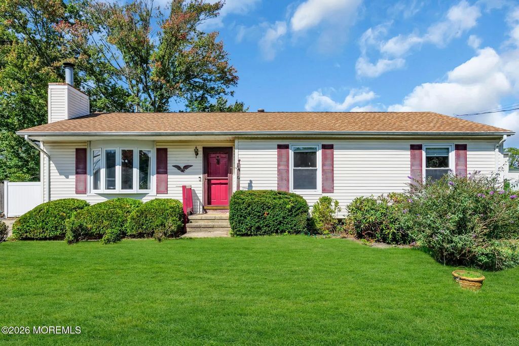 1228 Spray Avenue, Beachwood