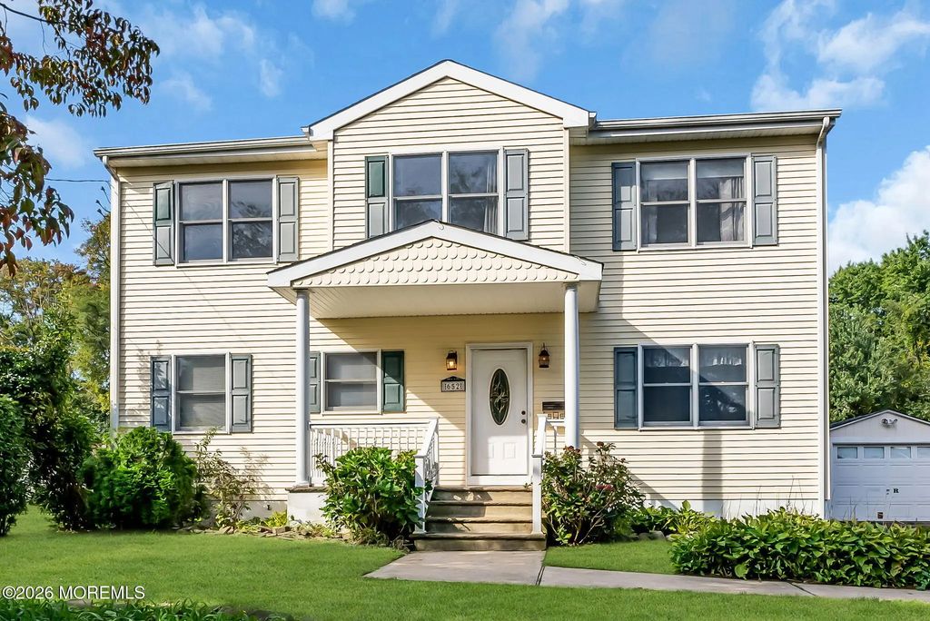 652 Brookside Drive, Belford