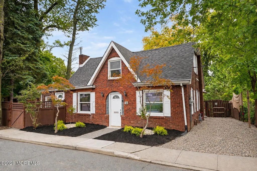 14 Wyckoff Street, Matawan