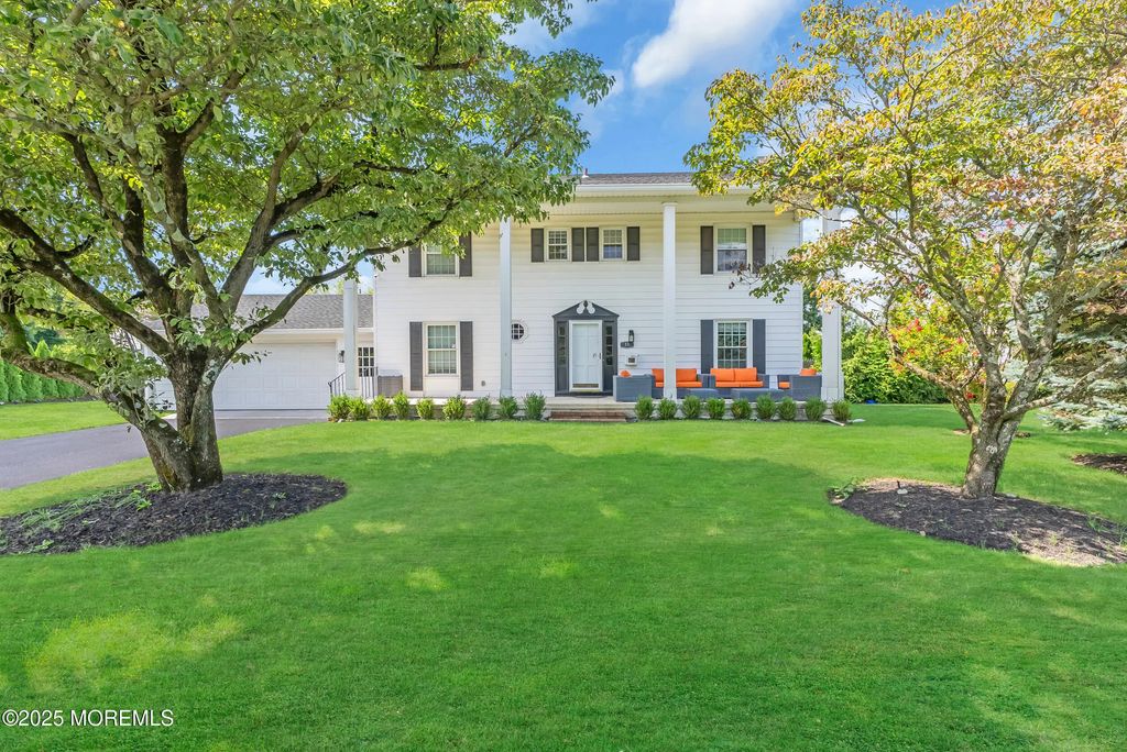 11 Pinewood Avenue, West Long Branch