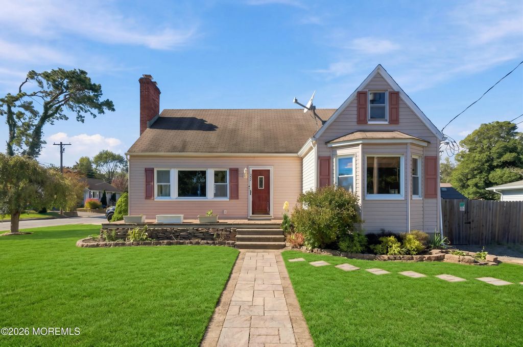 352 Anchor Avenue, Beachwood