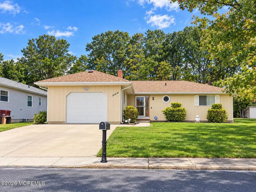 22 Biabou Drive, Toms River
