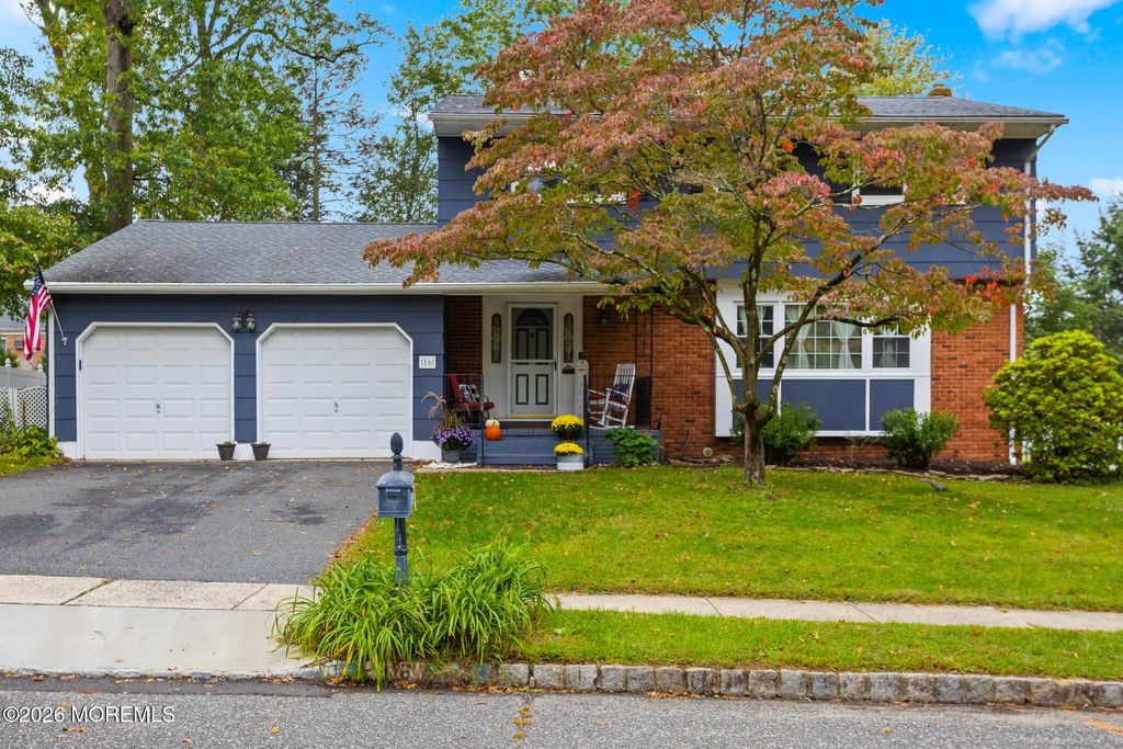 16 Twain Drive, Allentown