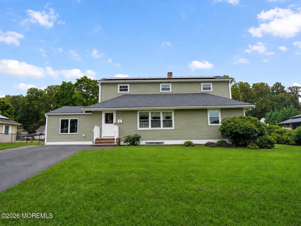 6 Lind Drive, Middletown