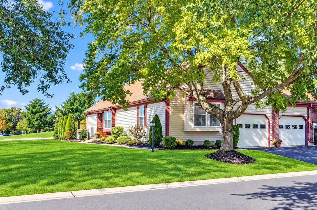 42 Yorkshire Drive B, Monroe