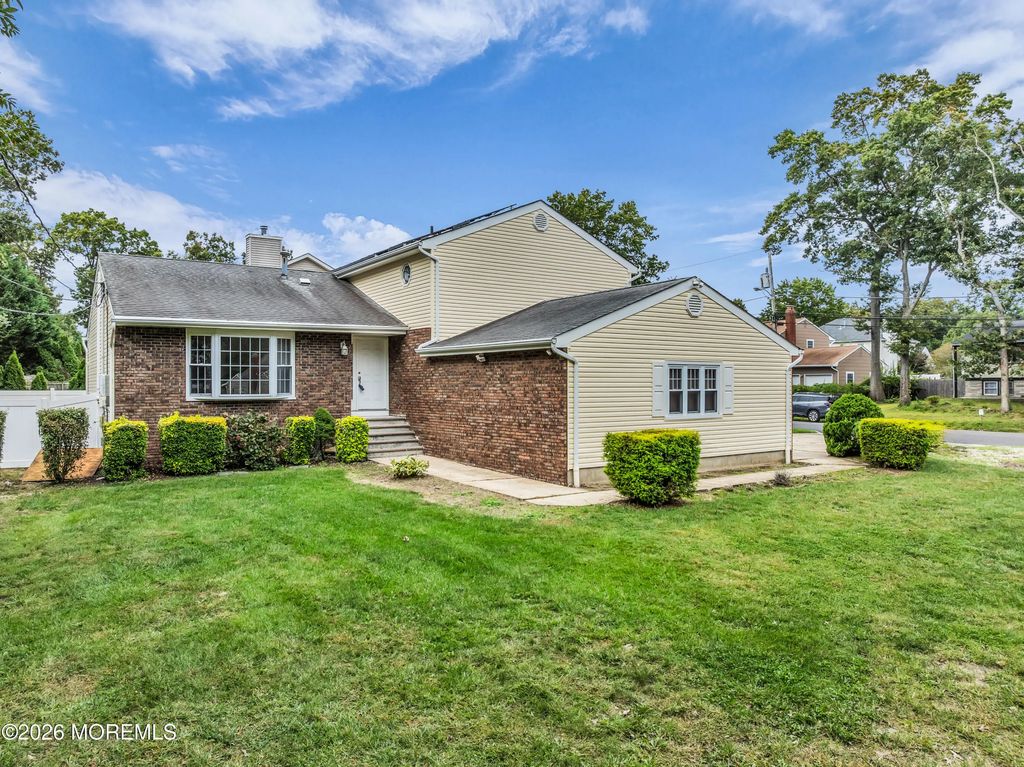 225 Genoa Avenue, Toms River