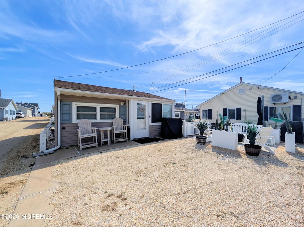25 E Cormorant Way, Lavallette