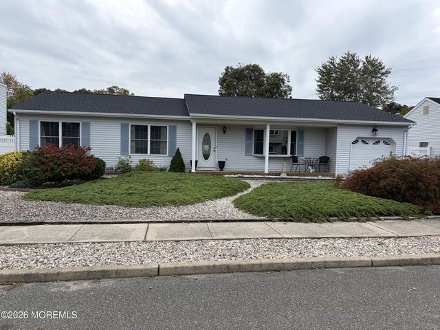 413 Earl Drive, Brick