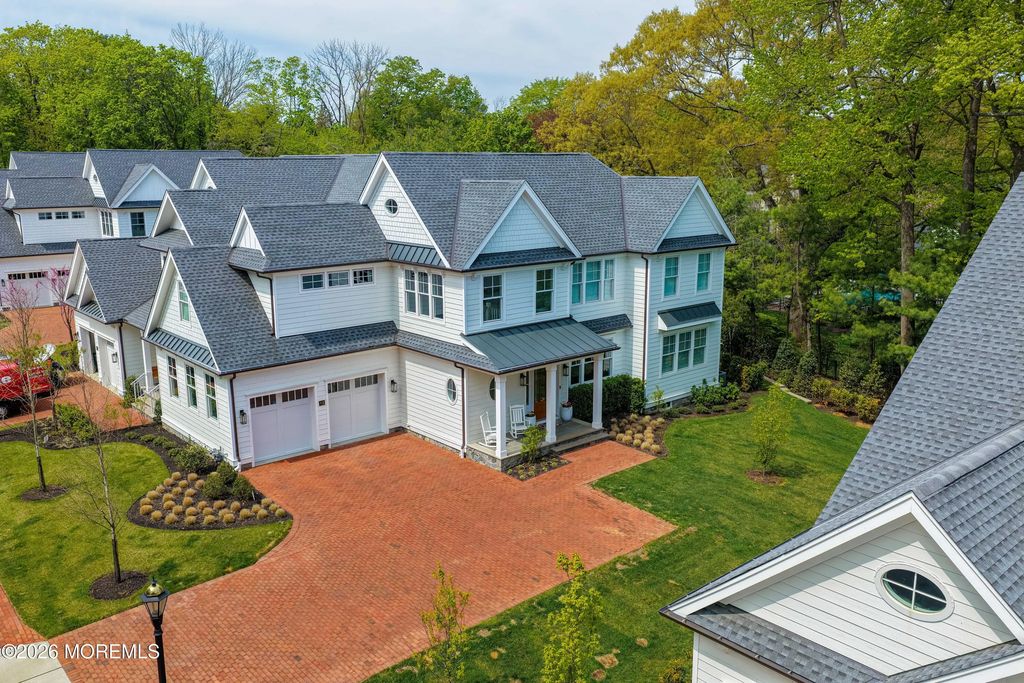 13 Bingham Court, Rumson