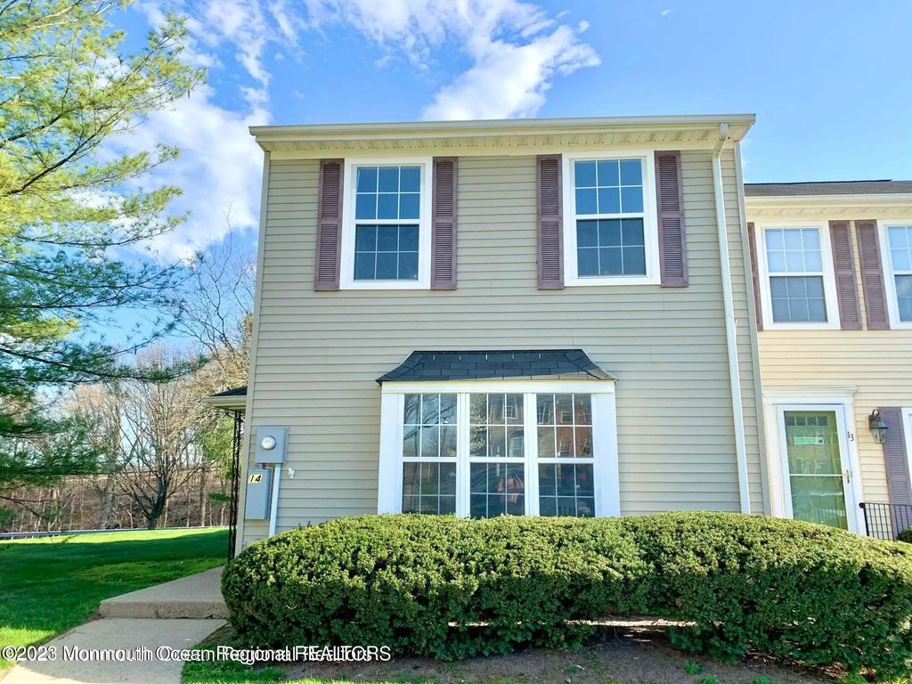 14 Delikat Lane, Sayreville