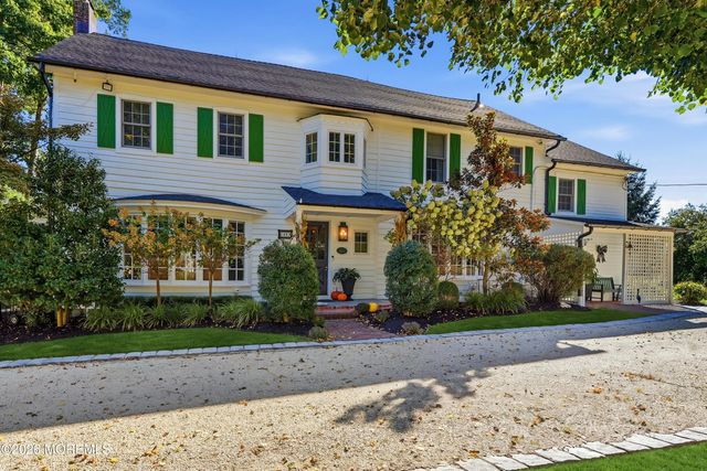 48 Hedge Drive, Oceanport