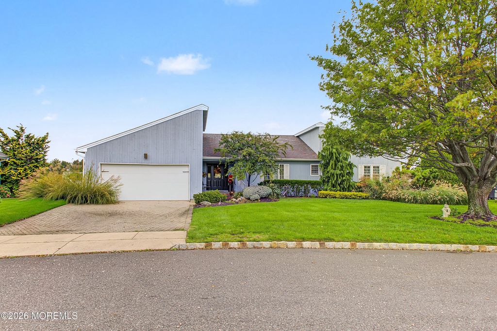 7 Leeward Court, Oceanport