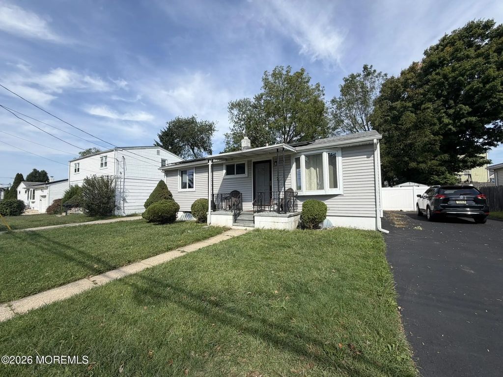 71 Helen Avenue, Freehold