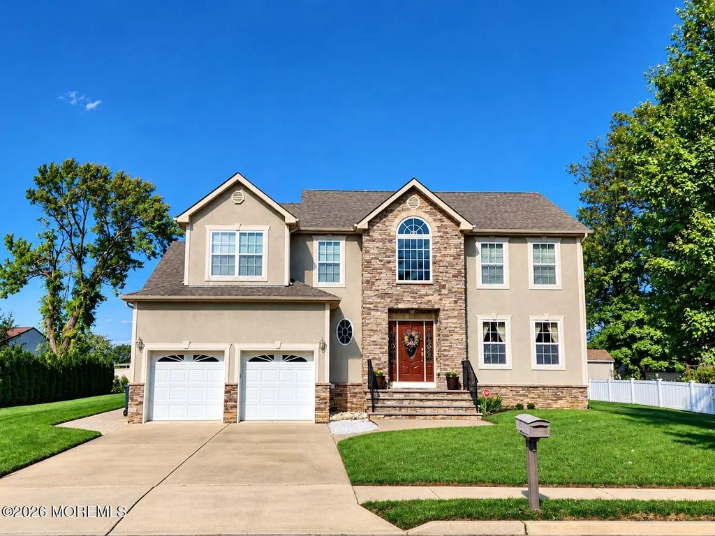 6 Christopher Lane, Hazlet