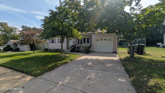 13 Fairview Lane, Hazlet