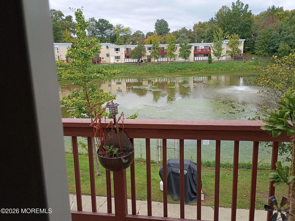 6 Lake Avenue 3b, East Brunswick