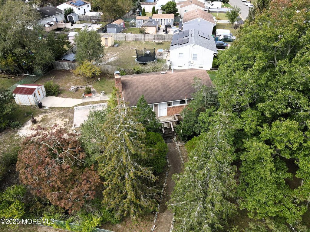 33 Bucknell Drive, Toms River