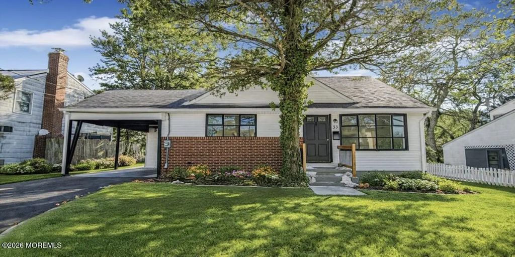 33 Green Twig Drive, Toms River