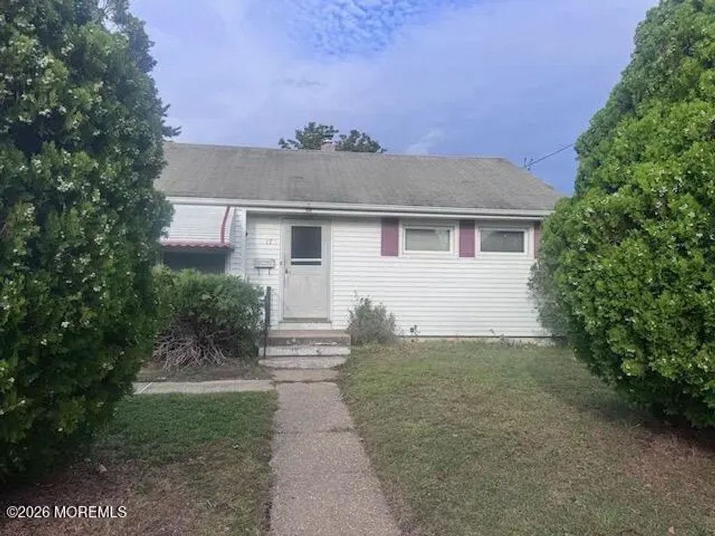 17 Pearce Avenue, Eatontown