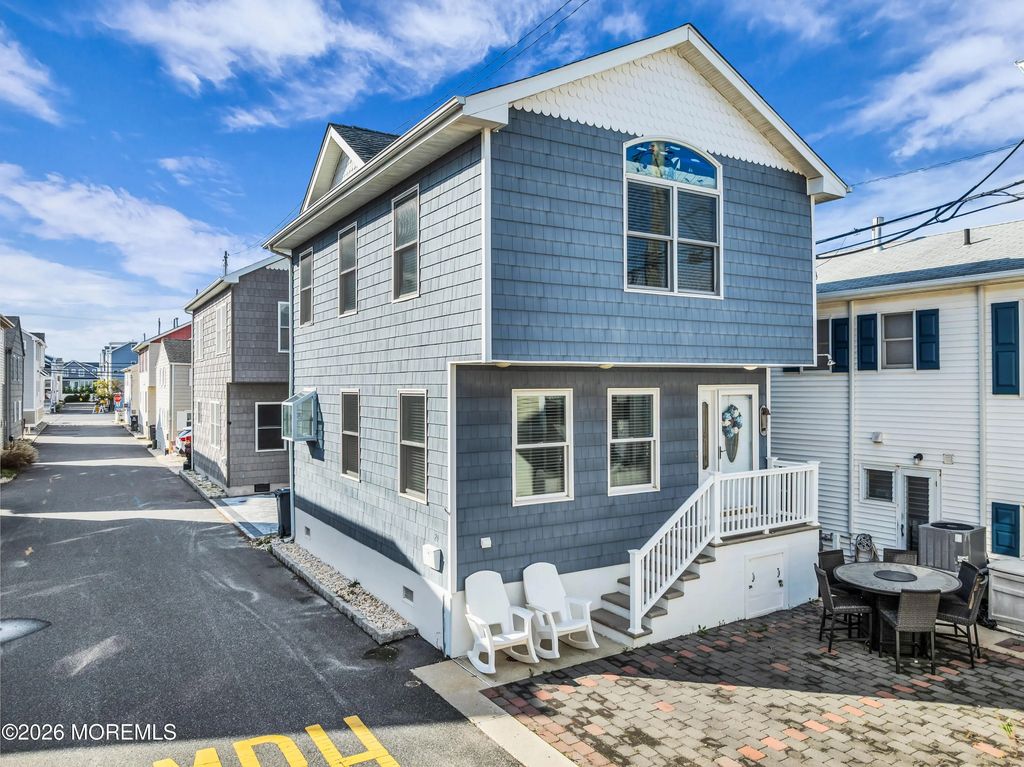 24 E Beach Way, Lavallette