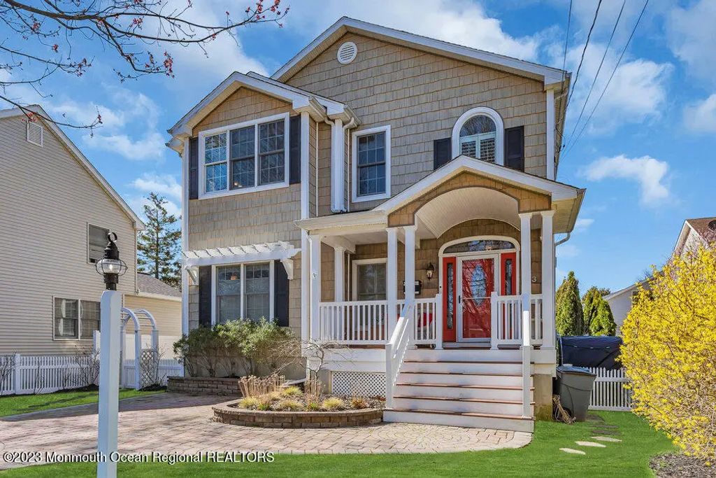 323 E Main Street, Manasquan
