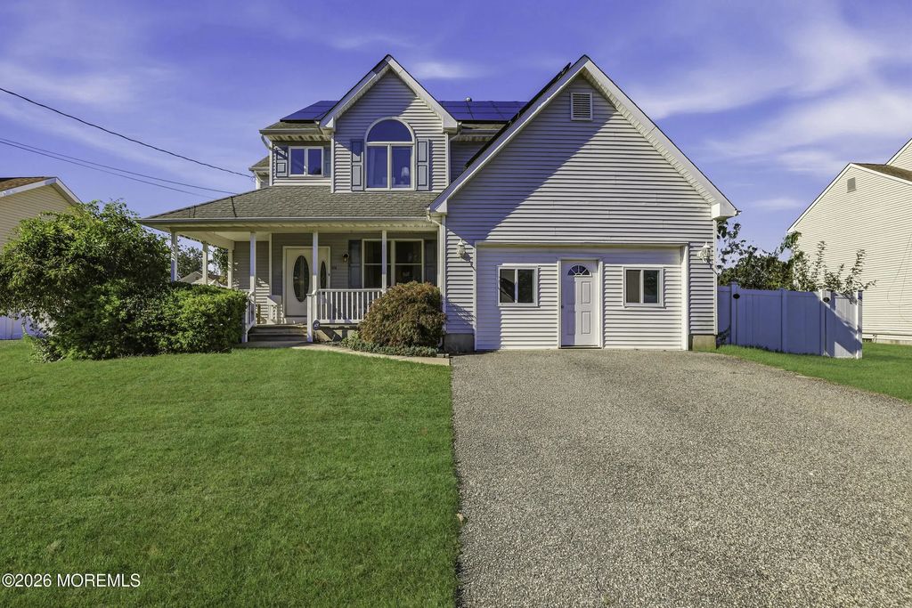370 Spruce Drive, Brick