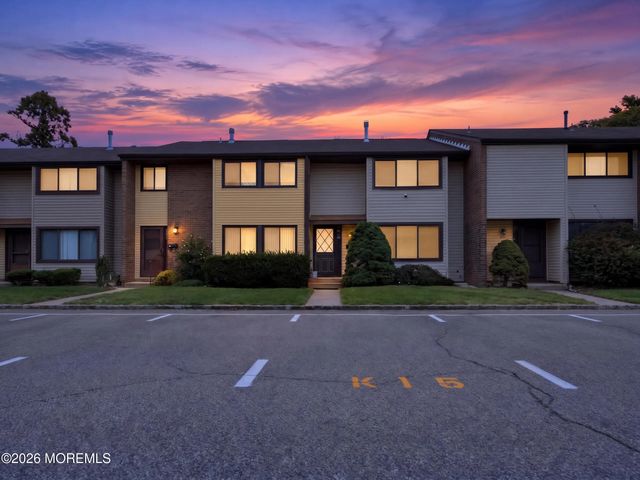 416 Kellington Drive, East Windsor