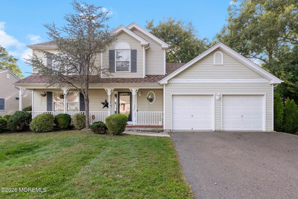 261 Wave Road, Manahawkin