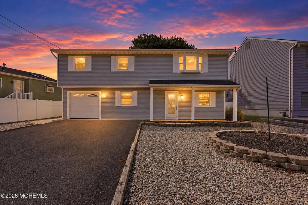 4 Harbor View Lane, Toms River