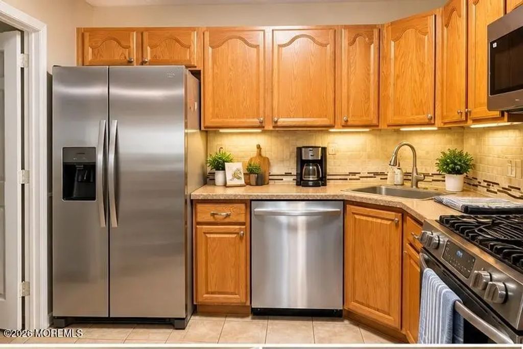 3 Atlanta Court 3, Freehold