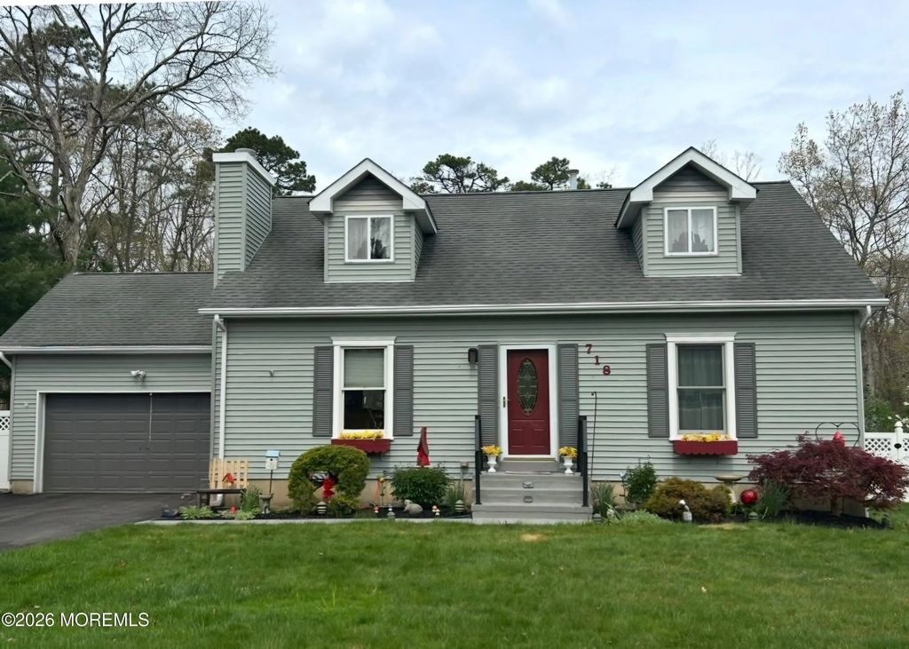 718 Princeton Road, Lanoka Harbor